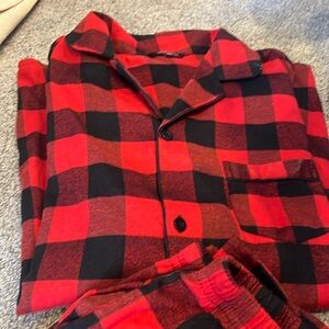 Men’s plaid pajamas